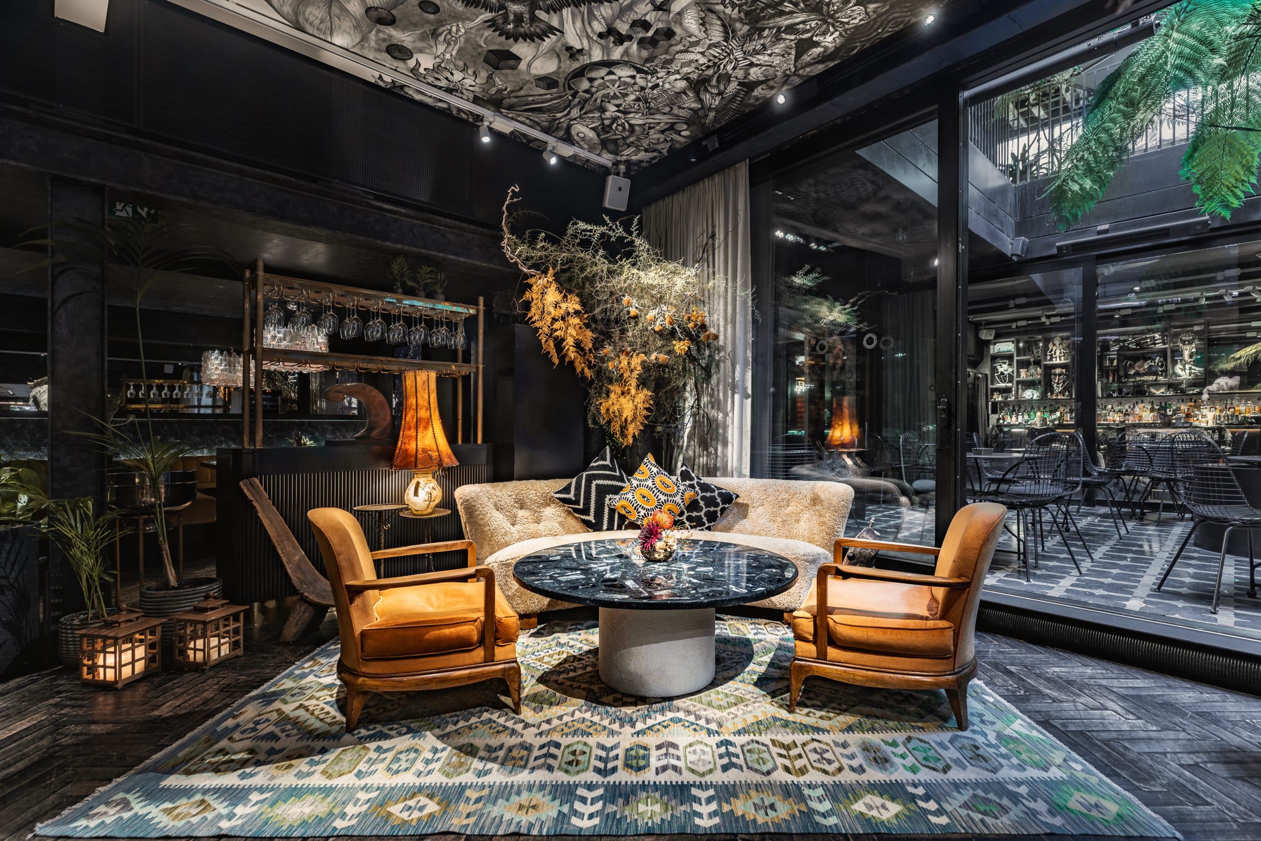 indoor- eat and drinks